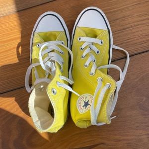 Yellow converse